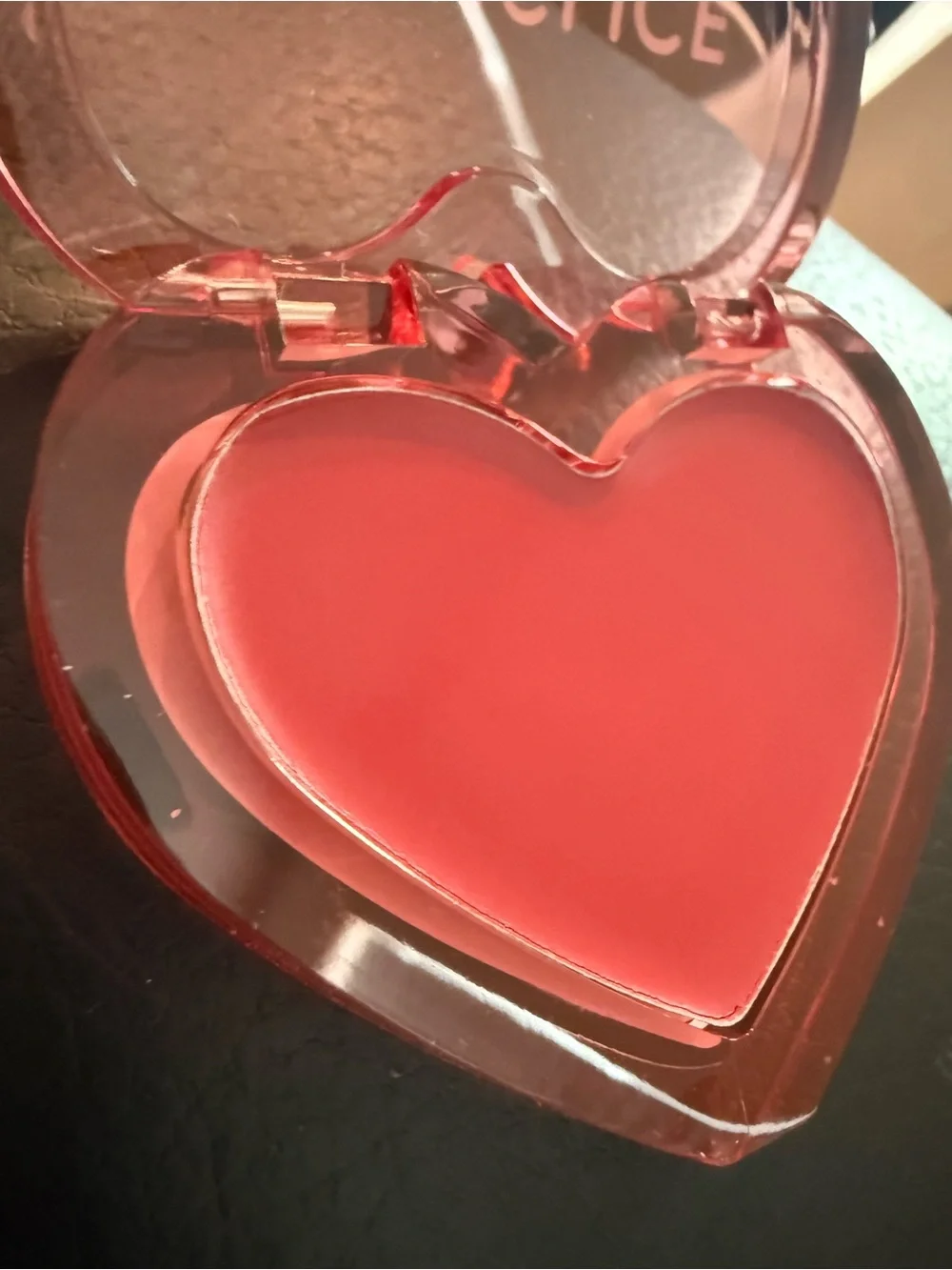 ⚠️ 5/25: Moonslice Beauty Heart Compact - Kiss Me